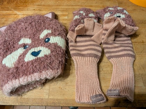 Fatface rot panda beanie - fatface,